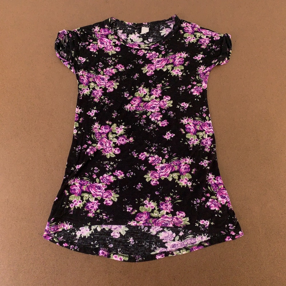 Deb Juniors Size Small Black Pink Floral Print‎ Sheer Short Sleeve Tunic Tee